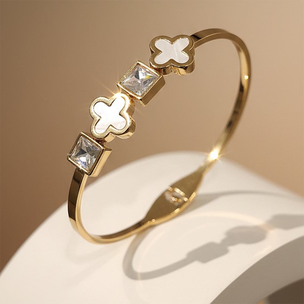 Luna Clover Bracelet