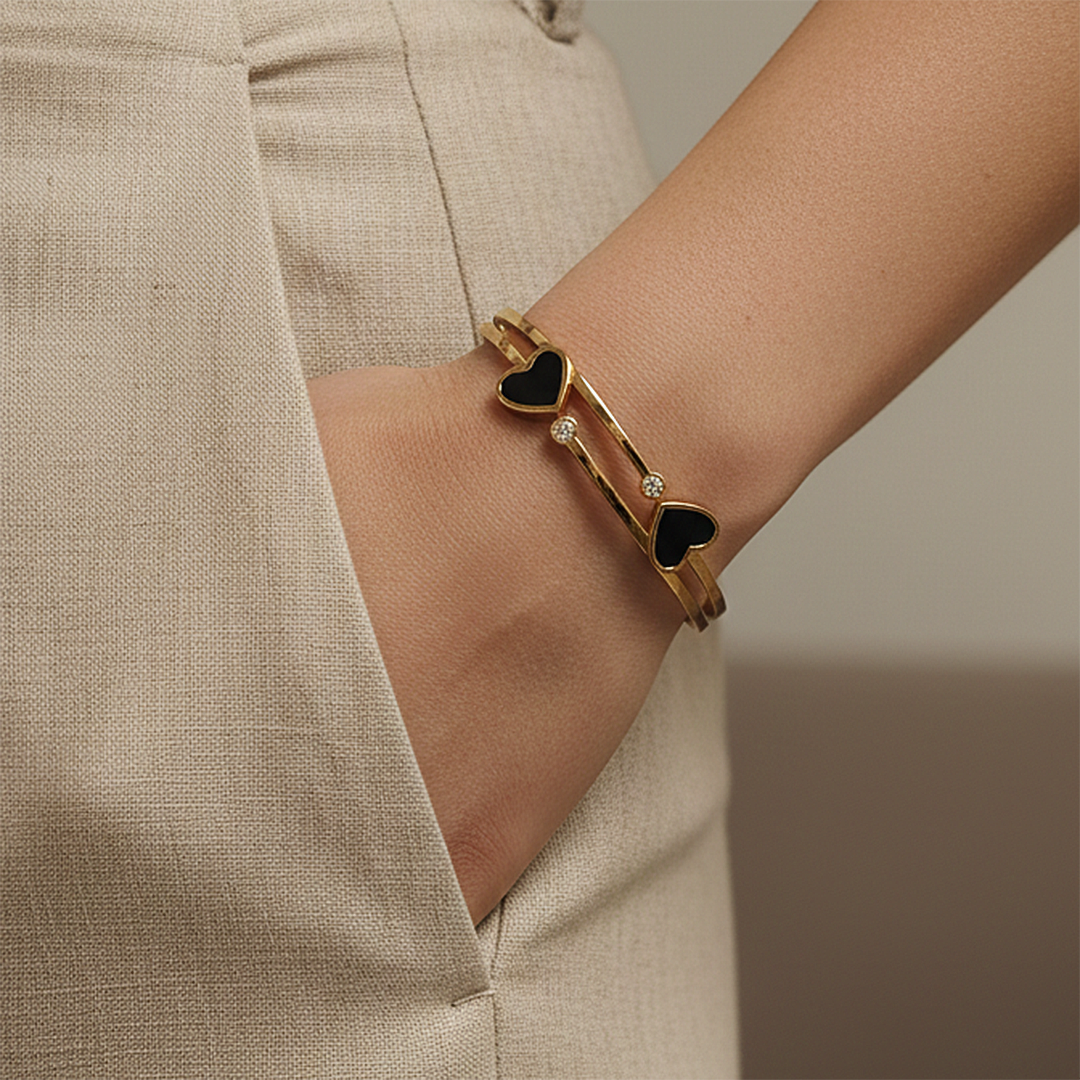 Ebon Heart Bracelet